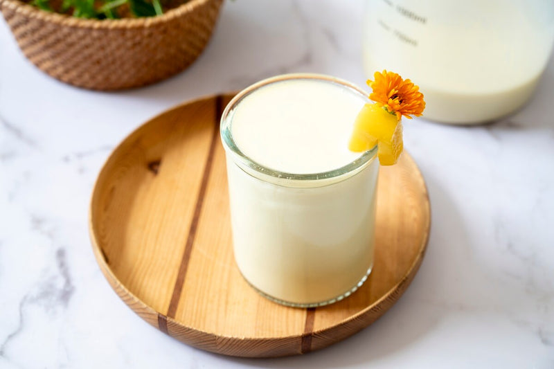 Mango- och myntadryck med kokos
